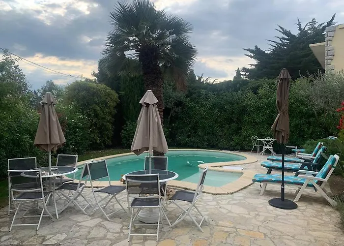 Studio Dans Villa Proche De La Plage