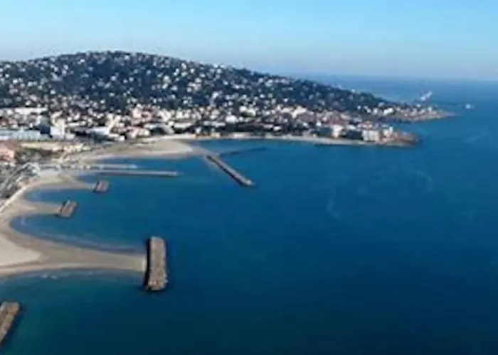 Studio Dans Villa Proche De La Plage
